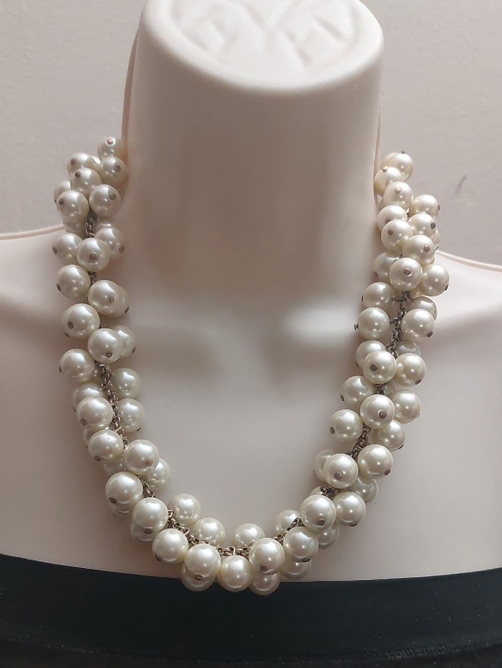 J.crew Retro Vintage Faux Pearl Bead Cluster Gold Tone Cha Cha Necklace
